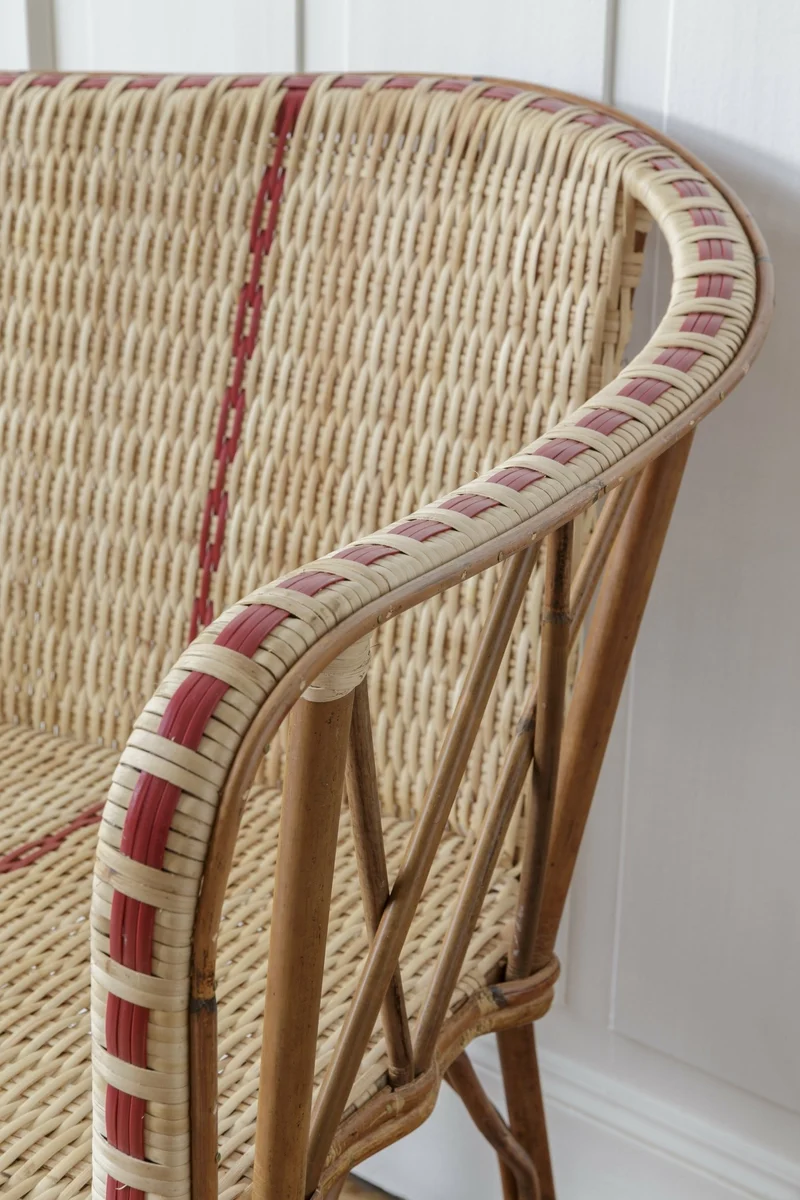Canapé 2 places structure en rotin naturel filets en résine rouge 80 x 120 x 61 Bagatelle - KOK