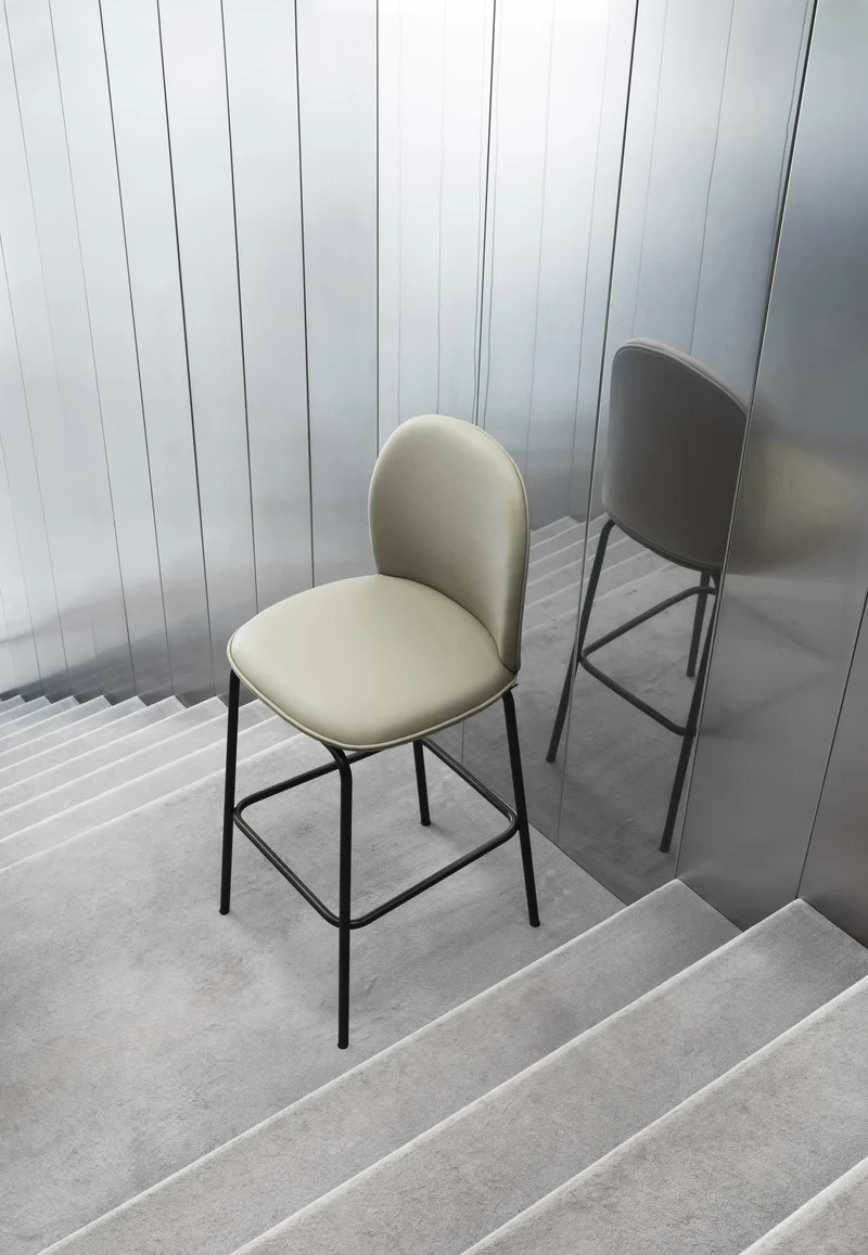 Chaise de bar en cuir sable 75 cm Ace - Normann Copenhagen