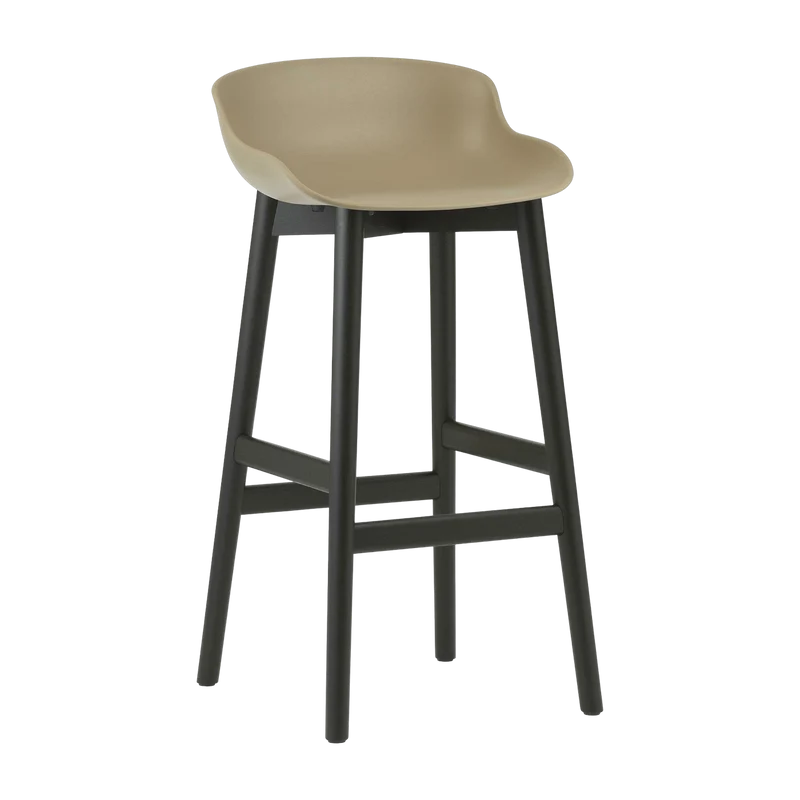 Tabouret de bar en chêne vernis noir et pp sable 75 cm Hyg - Normann Copenhagen