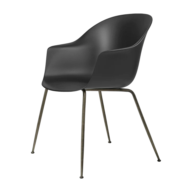 Chaise noire en laiton vieilli Bat - Gubi