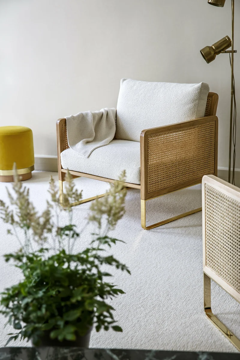 Fauteuil en bois naturel et tissu bleu orage Cannage - RED Edition