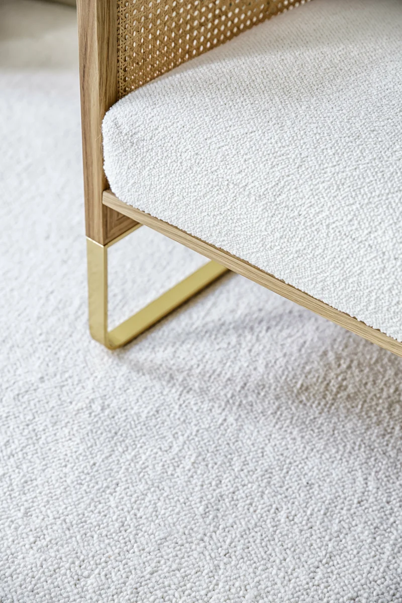 Fauteuil en bois naturel et tissu bleu orage Cannage - RED Edition