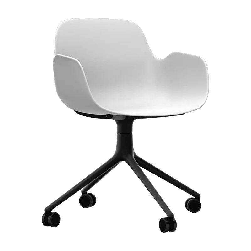Chaise de bureau à roulettes avec accoudoirs en pp blanche et noire Swivel 4W blanc - Normann Copenhagen