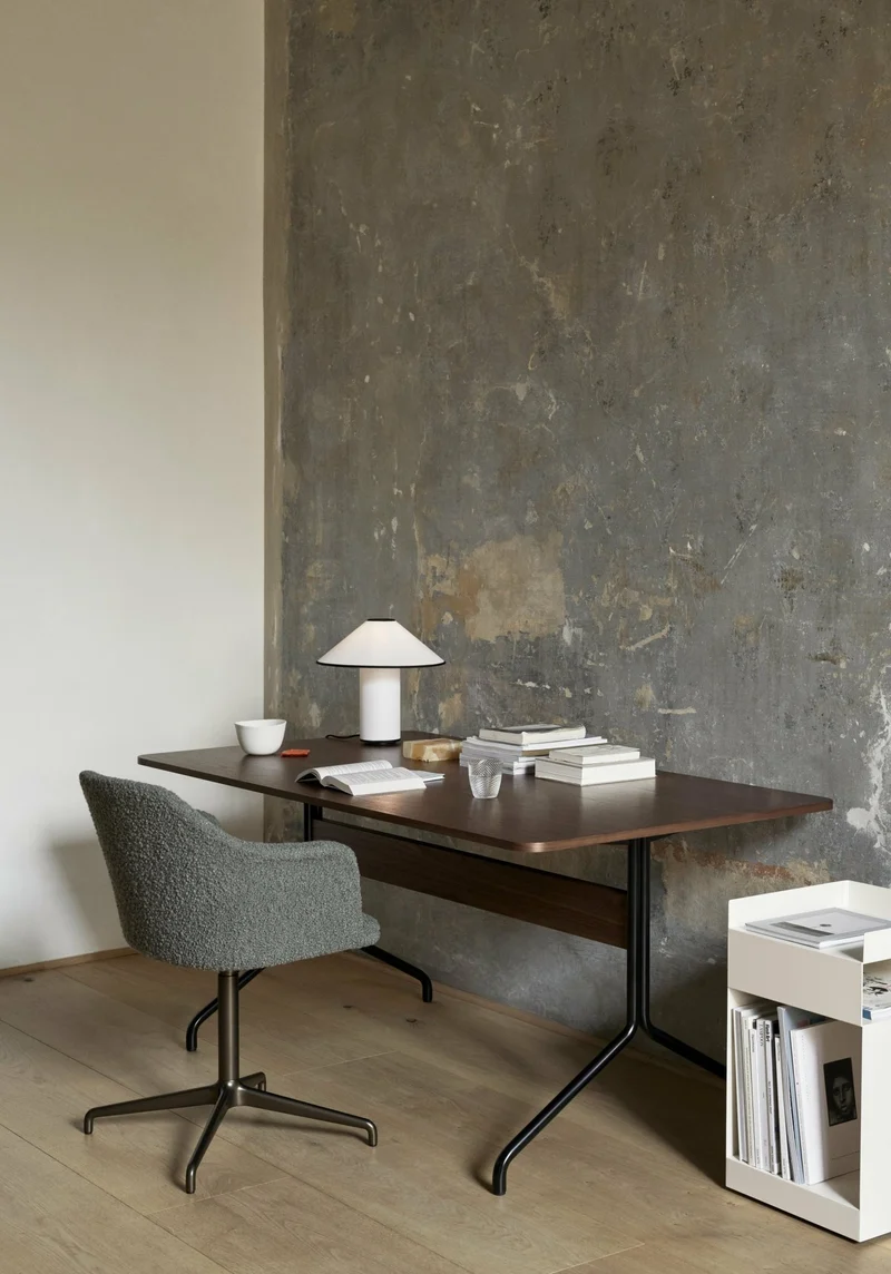 Table à manger minimaliste en chêne clair et métal noir 160x90 cm Pavilion AV18 - &tradition