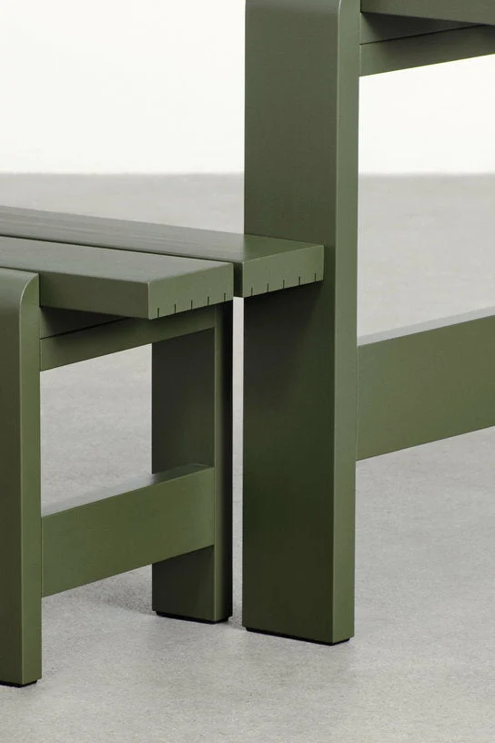 Table en pin laqué olive 230 x 83 x 74 cm Weekday - Hay