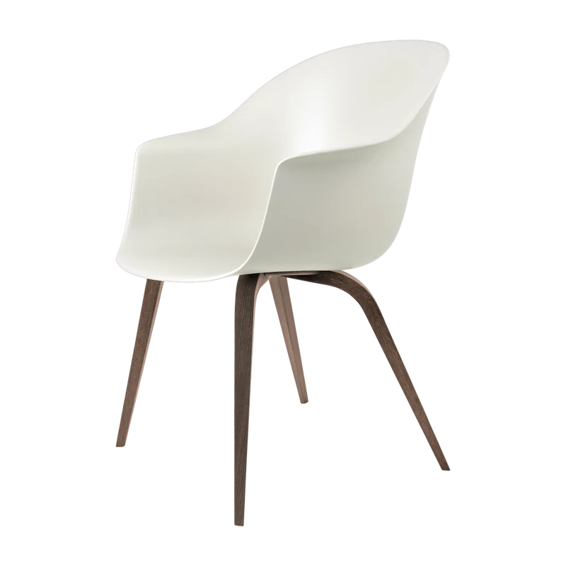 Chaise blanche en noyer américain laqué mat Bat - Gubi
