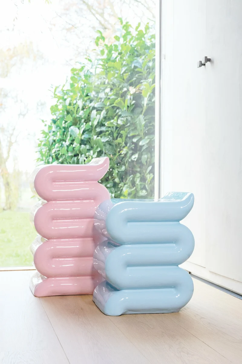 Table d'appoint en fibre de verre rose Pillar - &Klevering