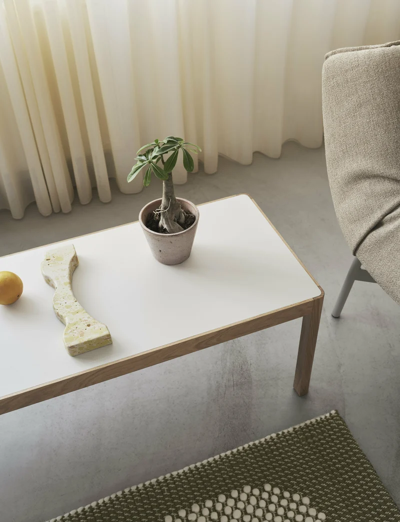 Table basse en chêne gris 120 x 43 cm Workshop - Muuto
