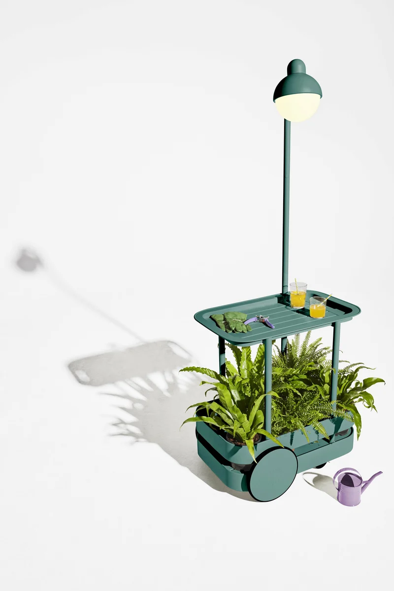 Desserte avec lampadaire en aluminium vert sauge 78 x 55 cm Jolly Trolley- Fatboy
