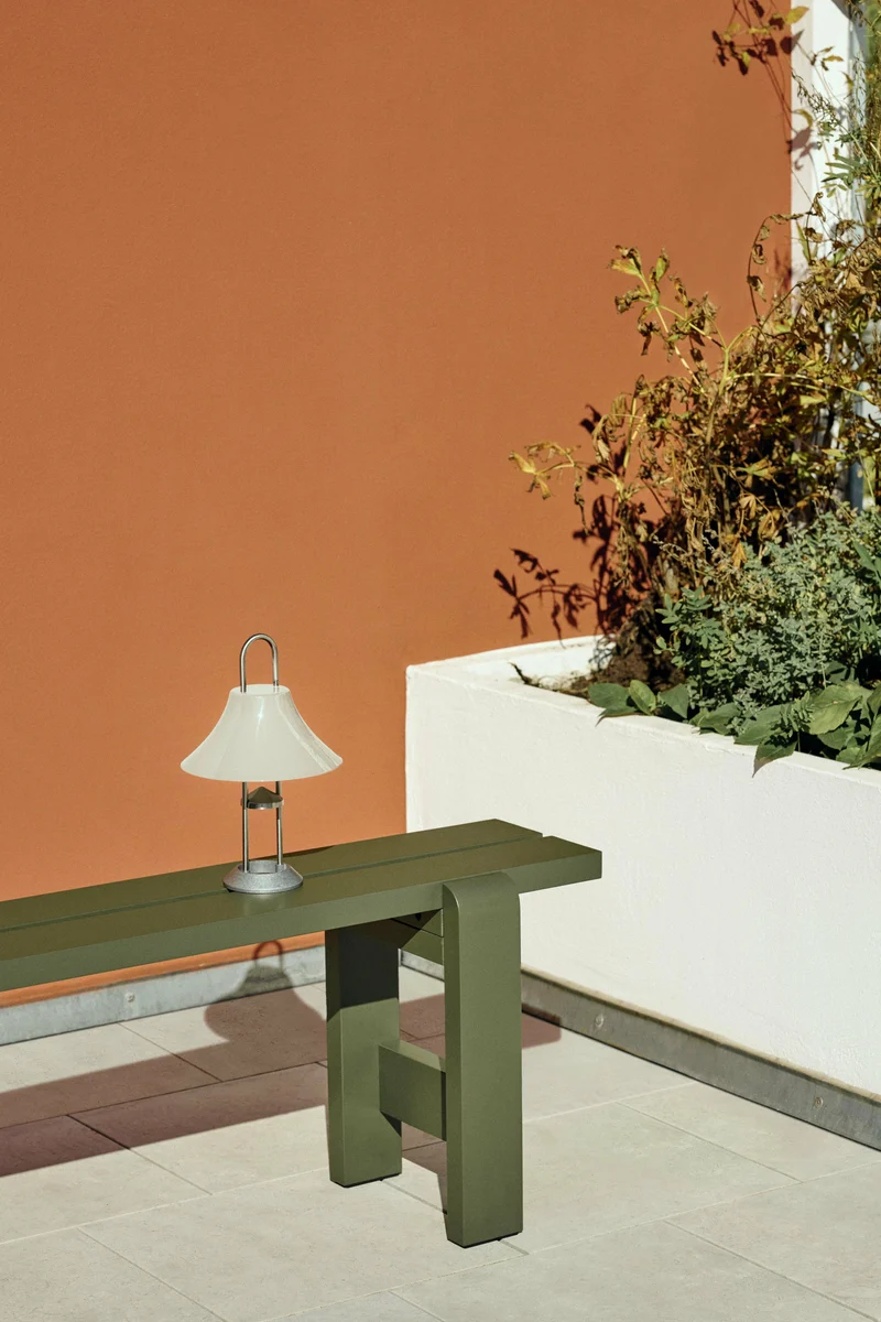 Banc en pin laqué olive 111 x 23 x 45 cm Weekday - Hay