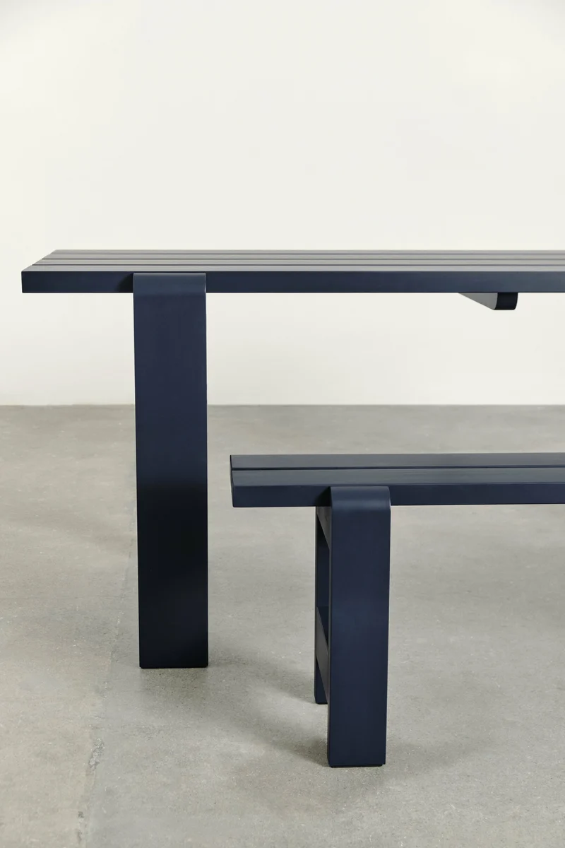 Banc en pin laqué bleu métal 140 x 23 x 45 cm Weekday - Hay