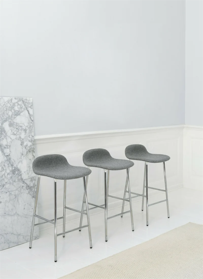 Tabouret de bar en chrome et pp gris 75 cm Form - Normann Copenhagen