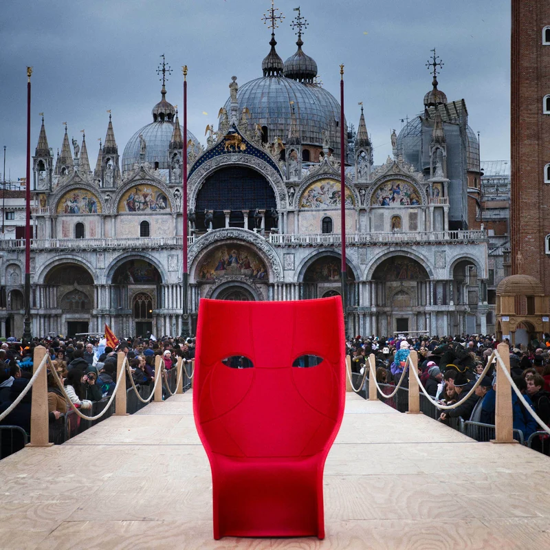 Fauteuil masque rouge 135 cm Nemo - Driade