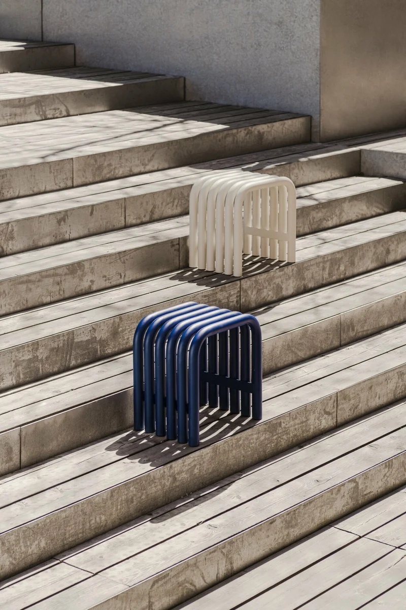 Tabouret en acier myrtille douce Nokk - noo.ma