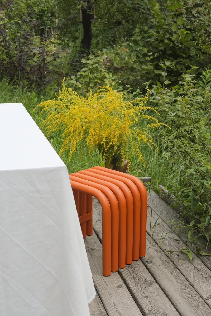 Tabouret en acier écorce d'orange Nokk - noo.ma