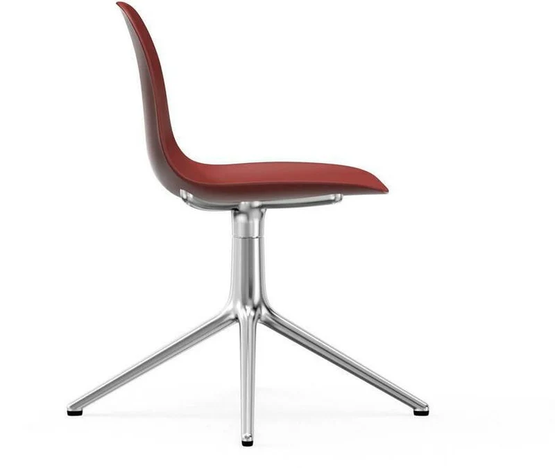 Chaise de bureau en polypropylène rouge et pieds aluminium Swivel 4L - Normann Copenhagen
