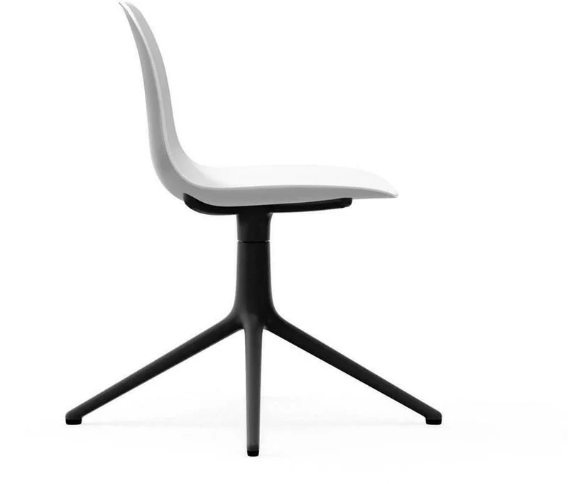 Chaise de bureau en polypropylène blanche et base noire Swivel 4L blanc - Normann Copenhagen