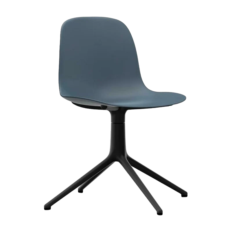 Chaise de bureau en polypropylène bleue et base noire Swivel 4L bleu - Normann Copenhagen