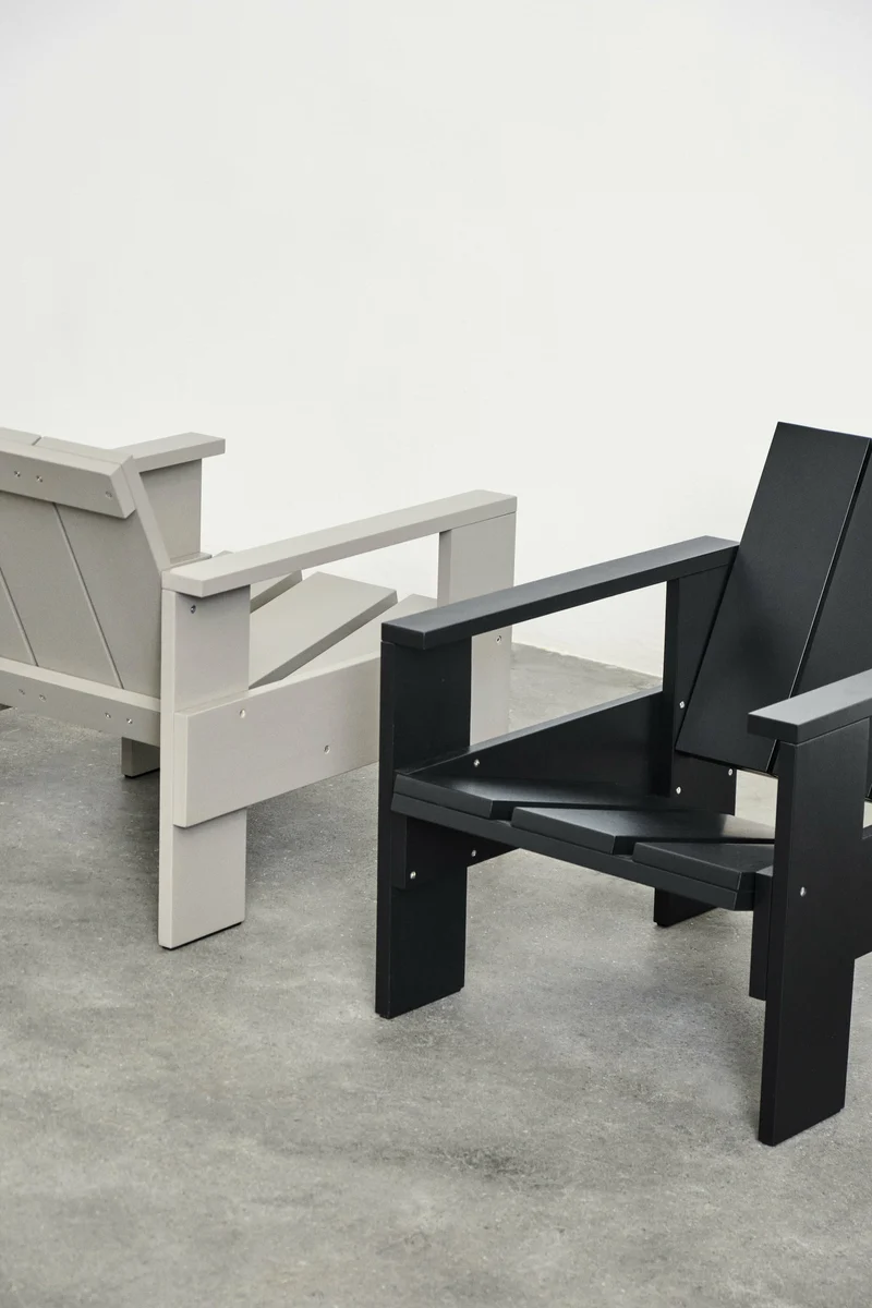 Chaise longue d'extérieur en pin noire Crate - Hay