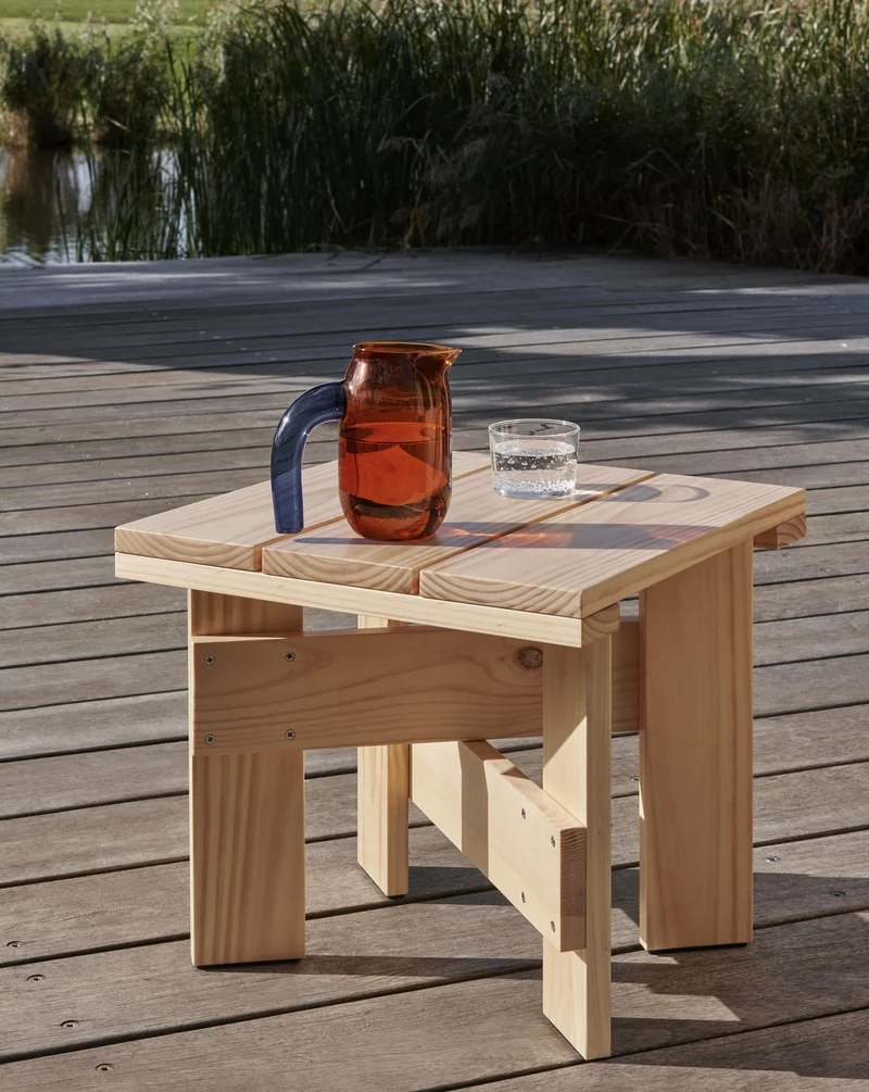 Table basse d'extérieur en pin naturel Crate - Hay