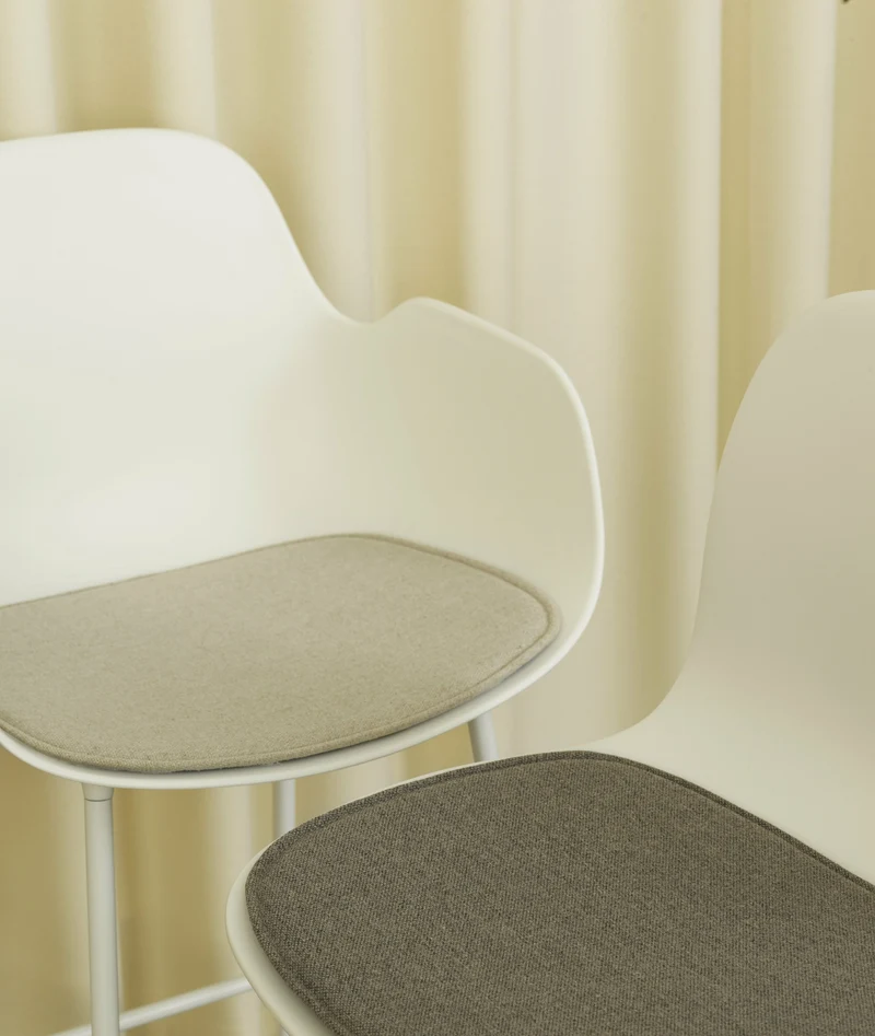 Coussin d'assise en tissu camira rouge mlf14 51 x 39 cm Form - Normann Copenhagen