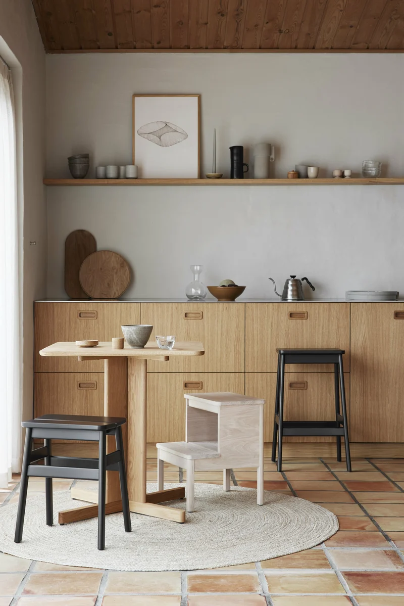 Tabouret en chêne massif blanc 45 cm A line - Form & Refine