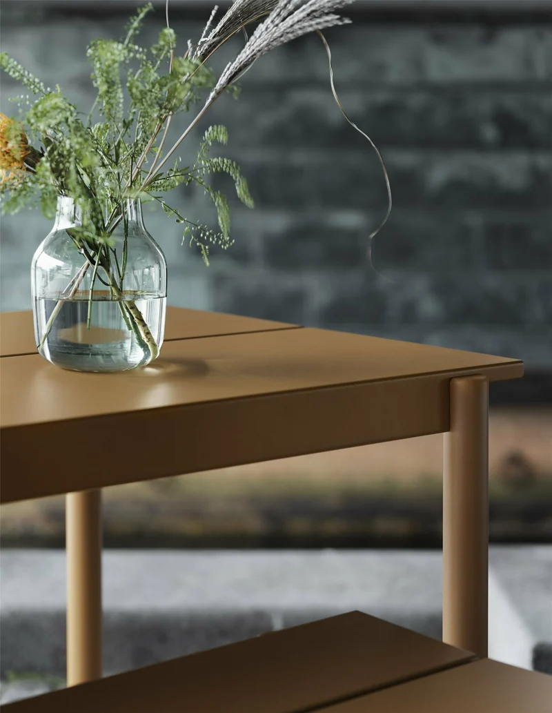 Table d'extérieur en acier orange 220 x 90 cm Linear - Muuto