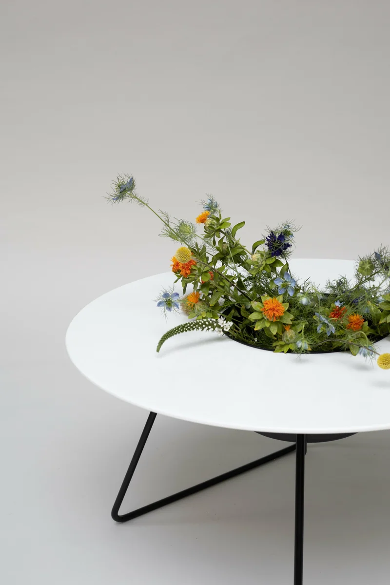 Table à cocktail ronde en acier noir et plateau blanc 75 cm N'ice - Cools Collection