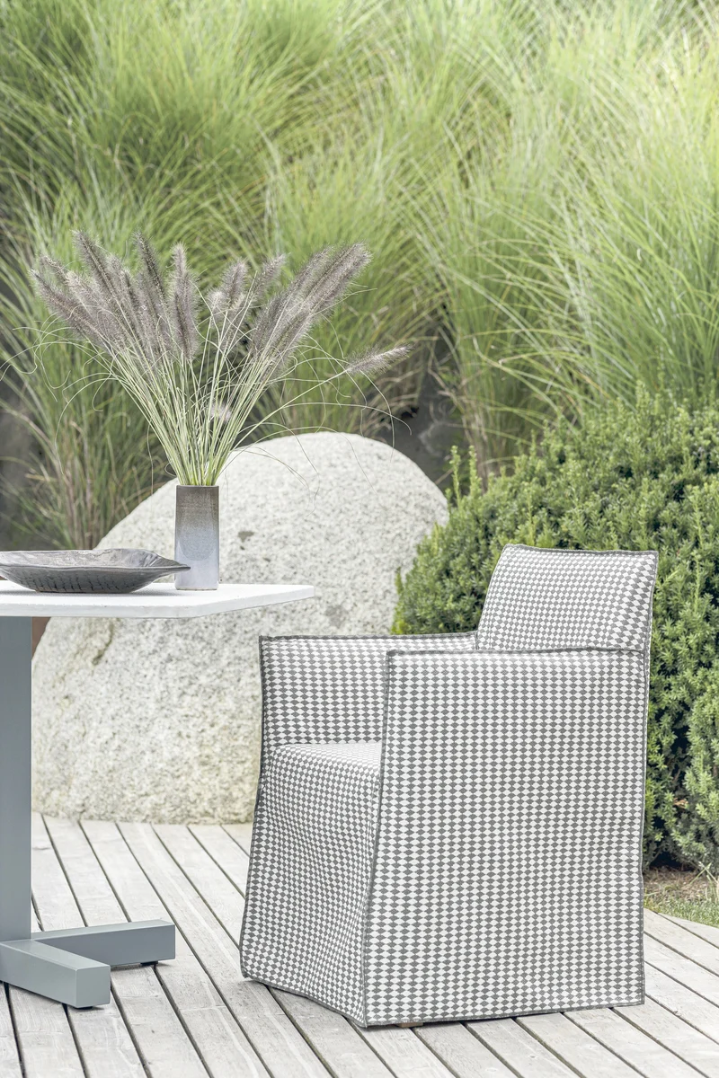 Chaise de jardin avec accoudoirs en tissu blanc Ghost Out 25 - Gervasoni