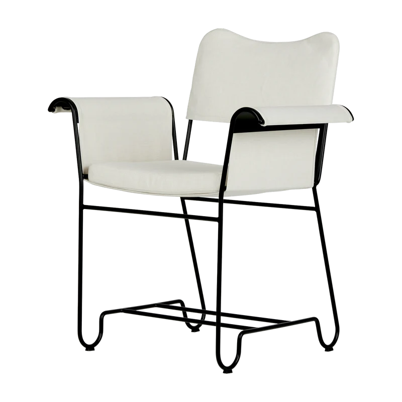 Chaise avec accoudoirs tissu blanc Limonta 06 et structure noire Tropique - Gubi