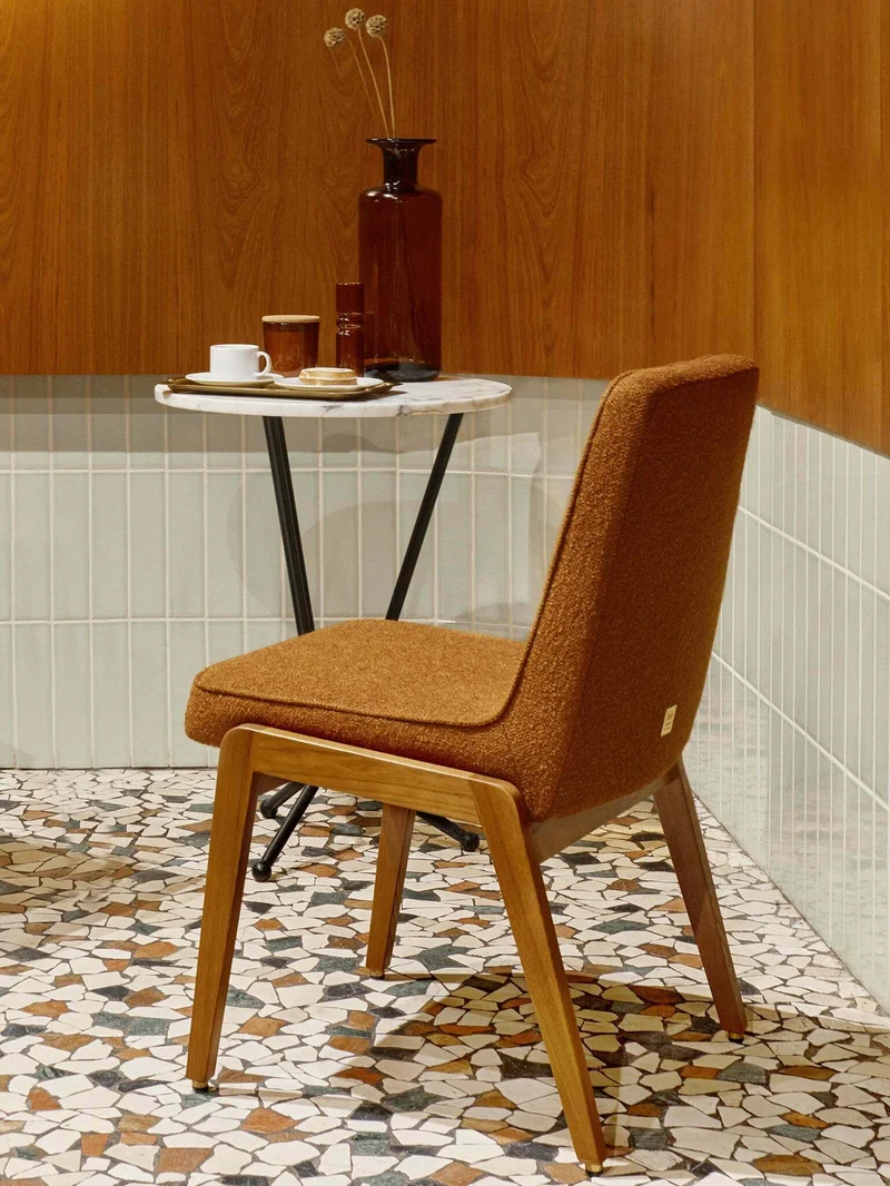Chaise en tissu bouclé sierra et frêne foncé 51 x 49 Série 200-125 - 366 Concept