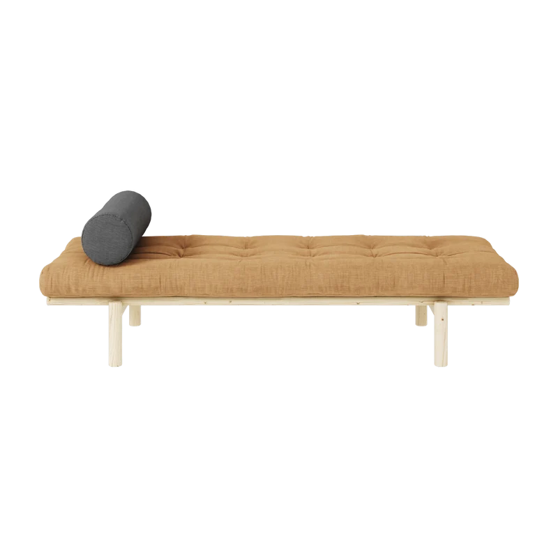 Lit de jour en pin clair et velours côtelé marron fudge Next Daybed - Karup Design