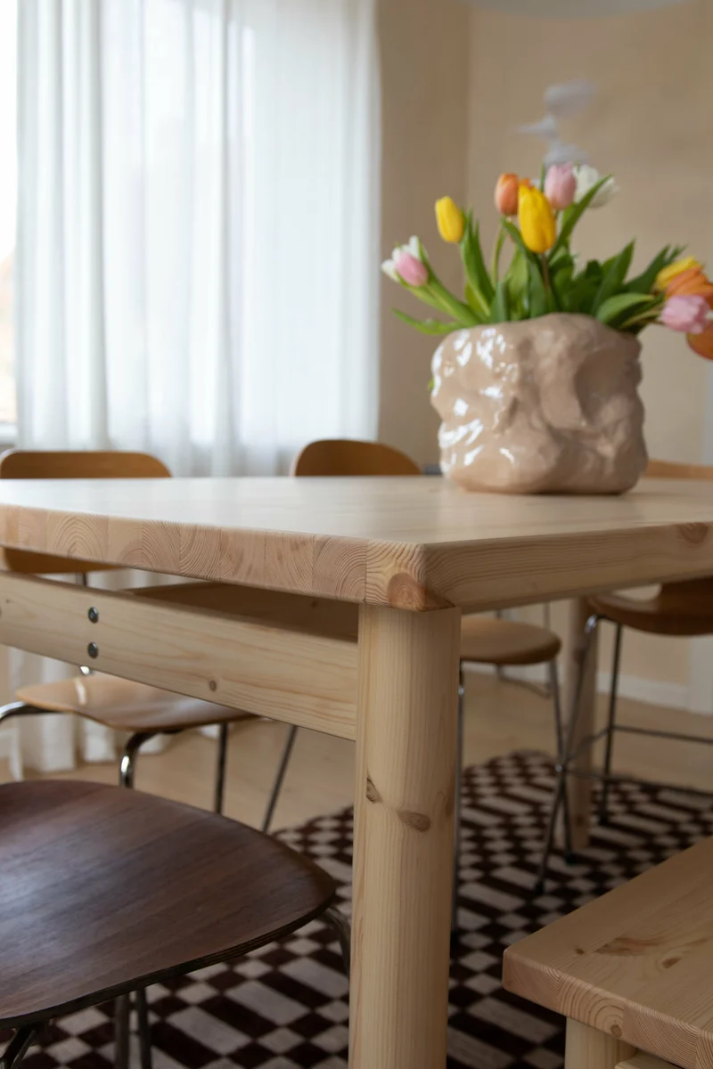 Table en pin clair laqué 150 x 85 cm Pace - Karup Design