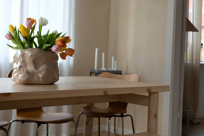 Table en pin clair laqué 150 x 85 cm Pace - Karup Design
