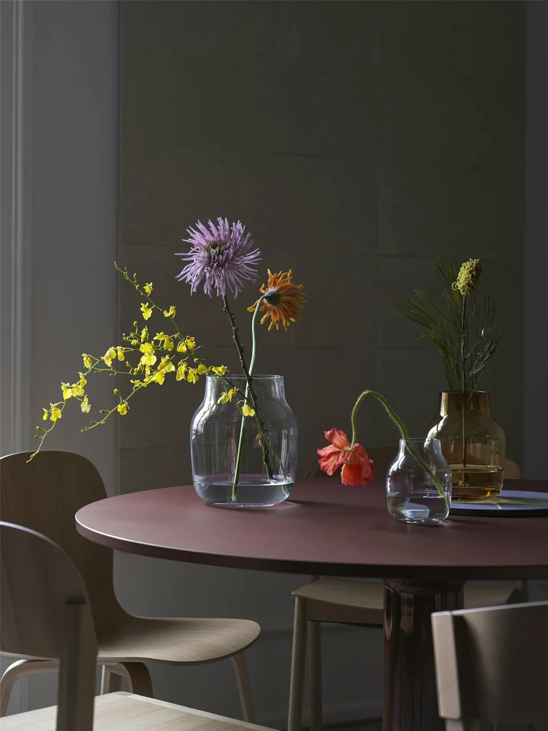 Table à manger ronde en linoléum et acier noir 120 cm Midst - Muuto