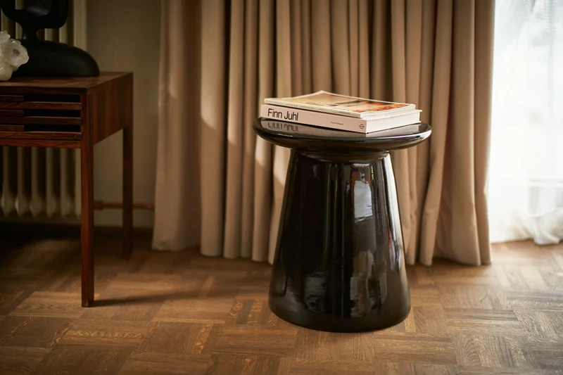 Table d'appoint en grès noir brillant - HKliving