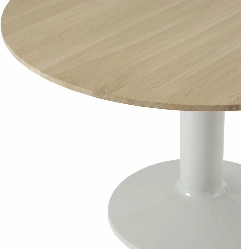 Table à manger ronde en chêne massif huilé et piètement gris 120 cm Midst - Muuto