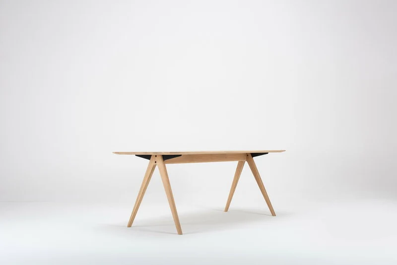 Table à manger en chêne 200 x 90 cm Ava - Gazzda