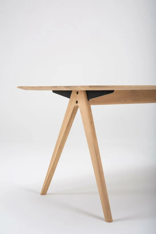 Table à manger en chêne 200 x 90 cm Ava - Gazzda