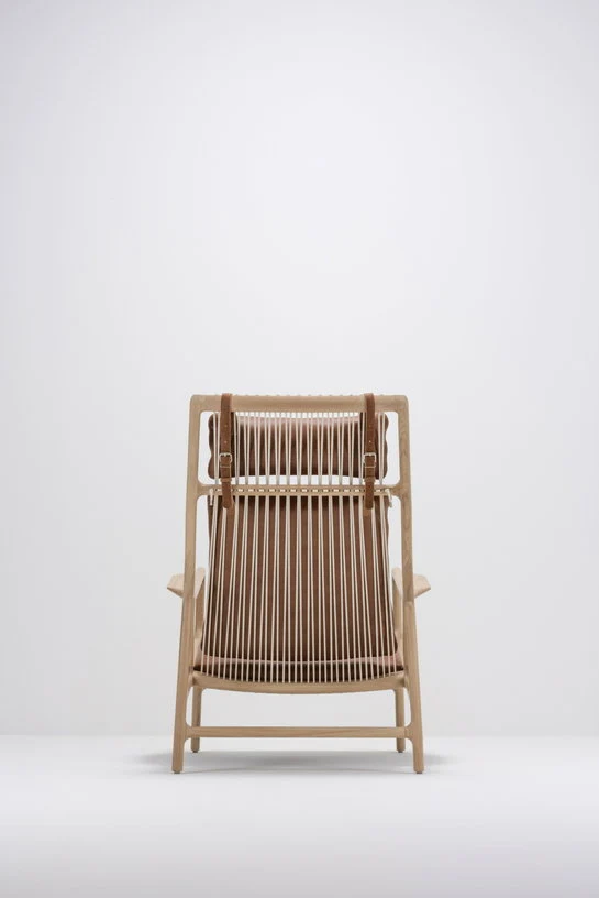 Fauteuil lounge en chêne et cuir whisky Dedo - Gazzda
