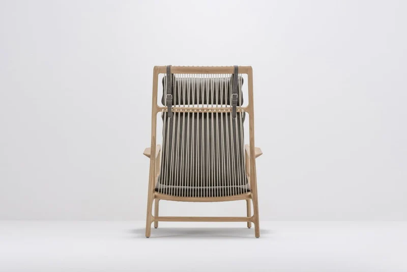 Fauteuil lounge en chêne et cuir gris Dedo - Gazzda