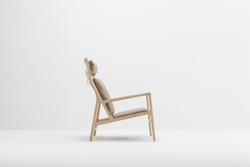 Fauteuil lounge en chêne et cuir stone Dedo - Gazzda