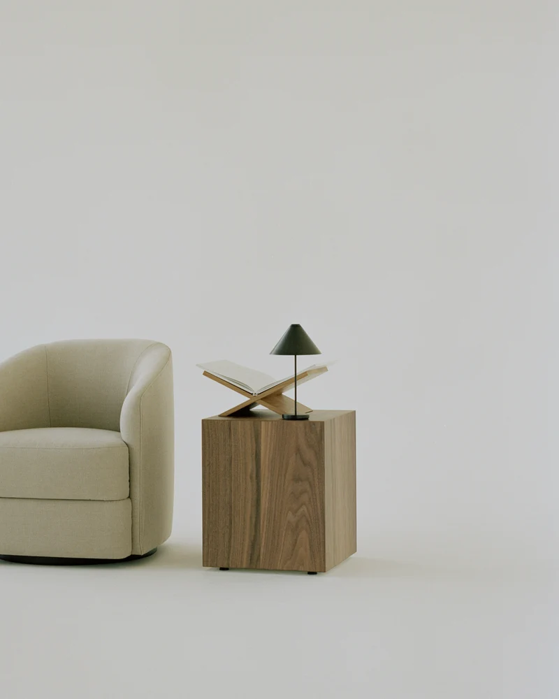 Table d'appoint en noyer 40 x 40 cm Mass - New works