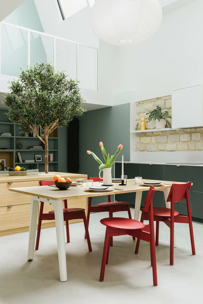 Chaise en chêne rouge coquelicot éco-certifié SSD - TIPTOE