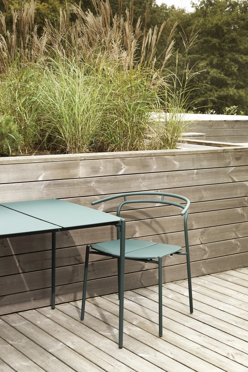 Chaise avec accoudoirs en acier vert Novo - AYTM