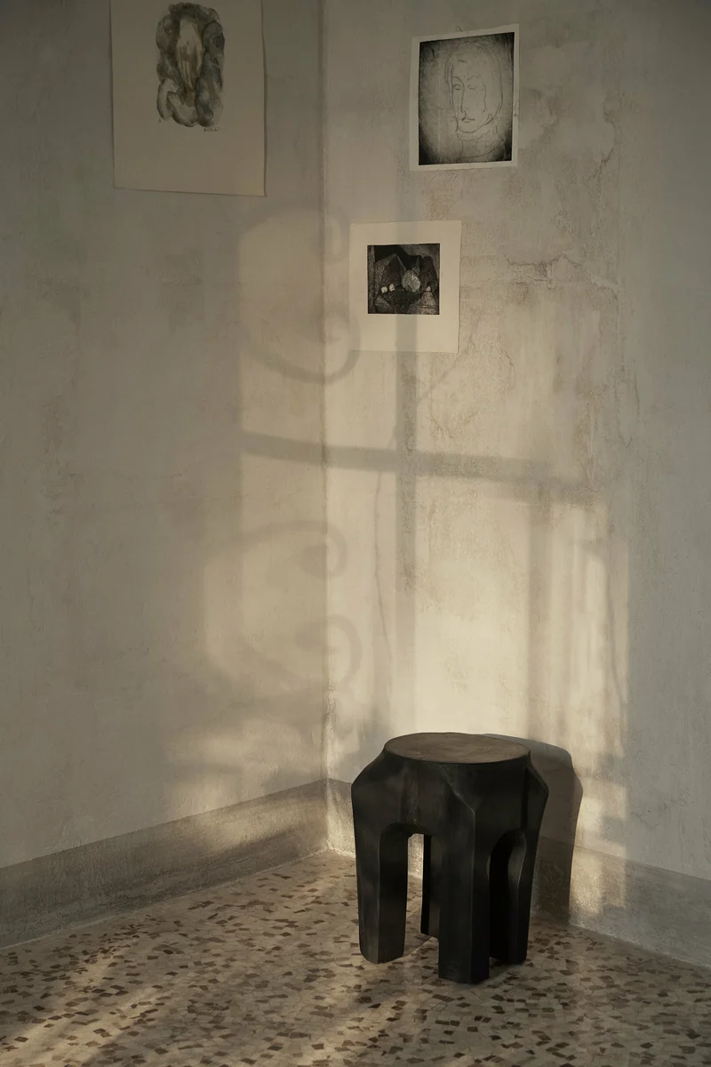 Tabouret en teck noir 40 x 32 cm Root - Ferm Living