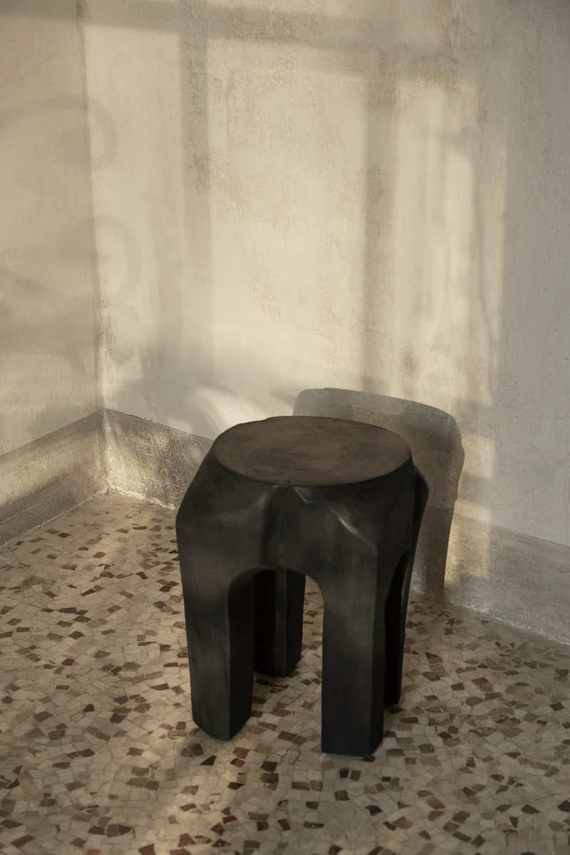 Tabouret en teck noir 40 x 32 cm Root - Ferm Living