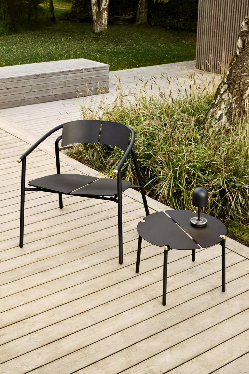 Chaise lounge de jardin avec accoudoirs en acier noir Novo - AYTM