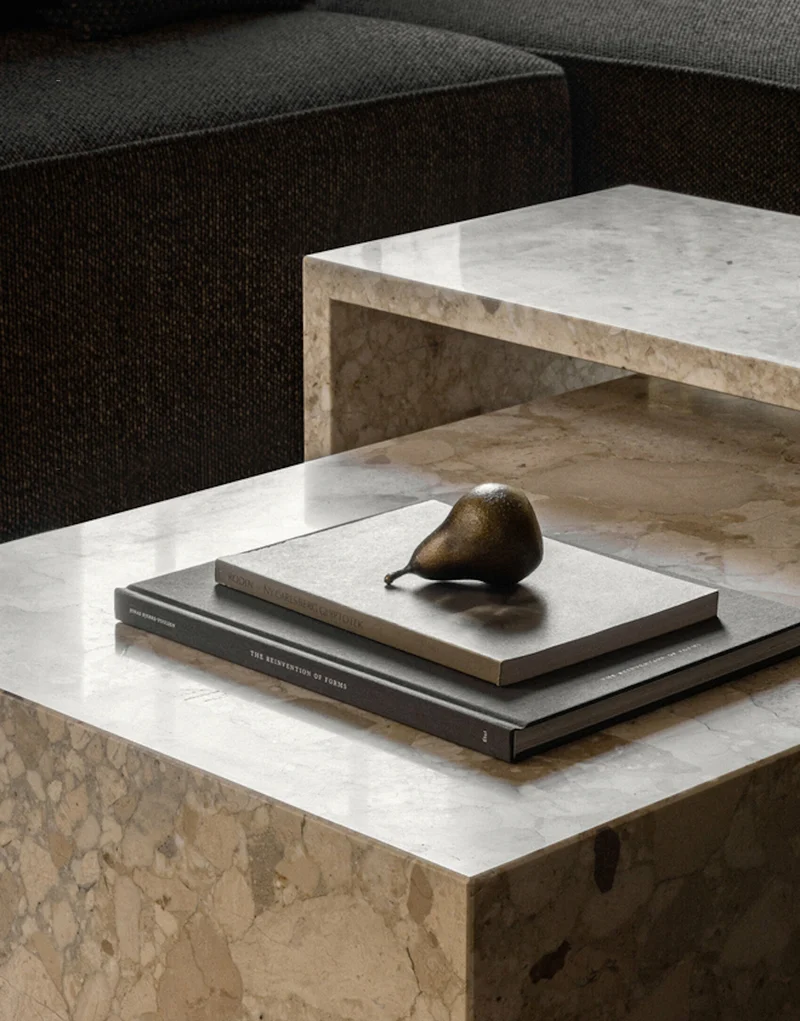 Table basse rectangulaire en marbre sable 100 x 60 cm Plinth Low - Audo