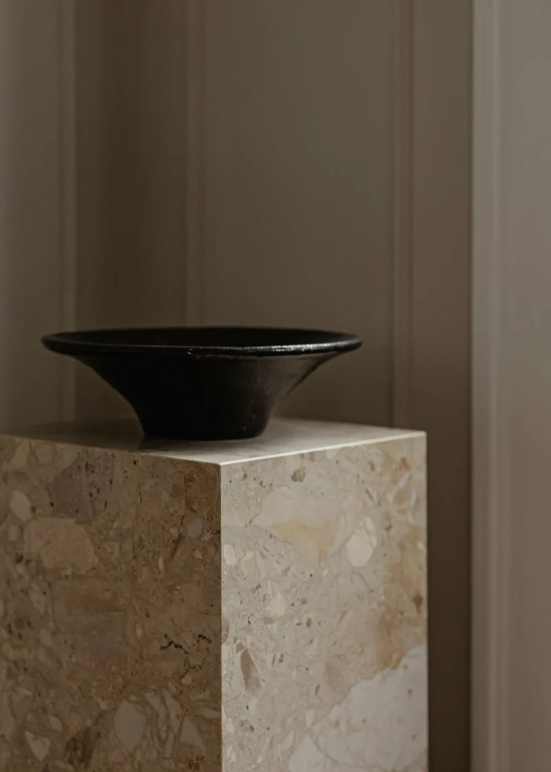 Table d'appoint en marbre sable 51 x 30 cm Plinth Tall - Audo
